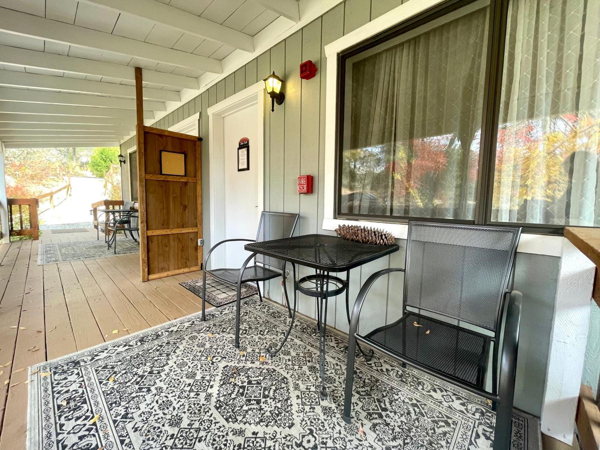 Sierra Mountain Lodge - Vacation Rentals - Yosemite 아와니 외부 사진