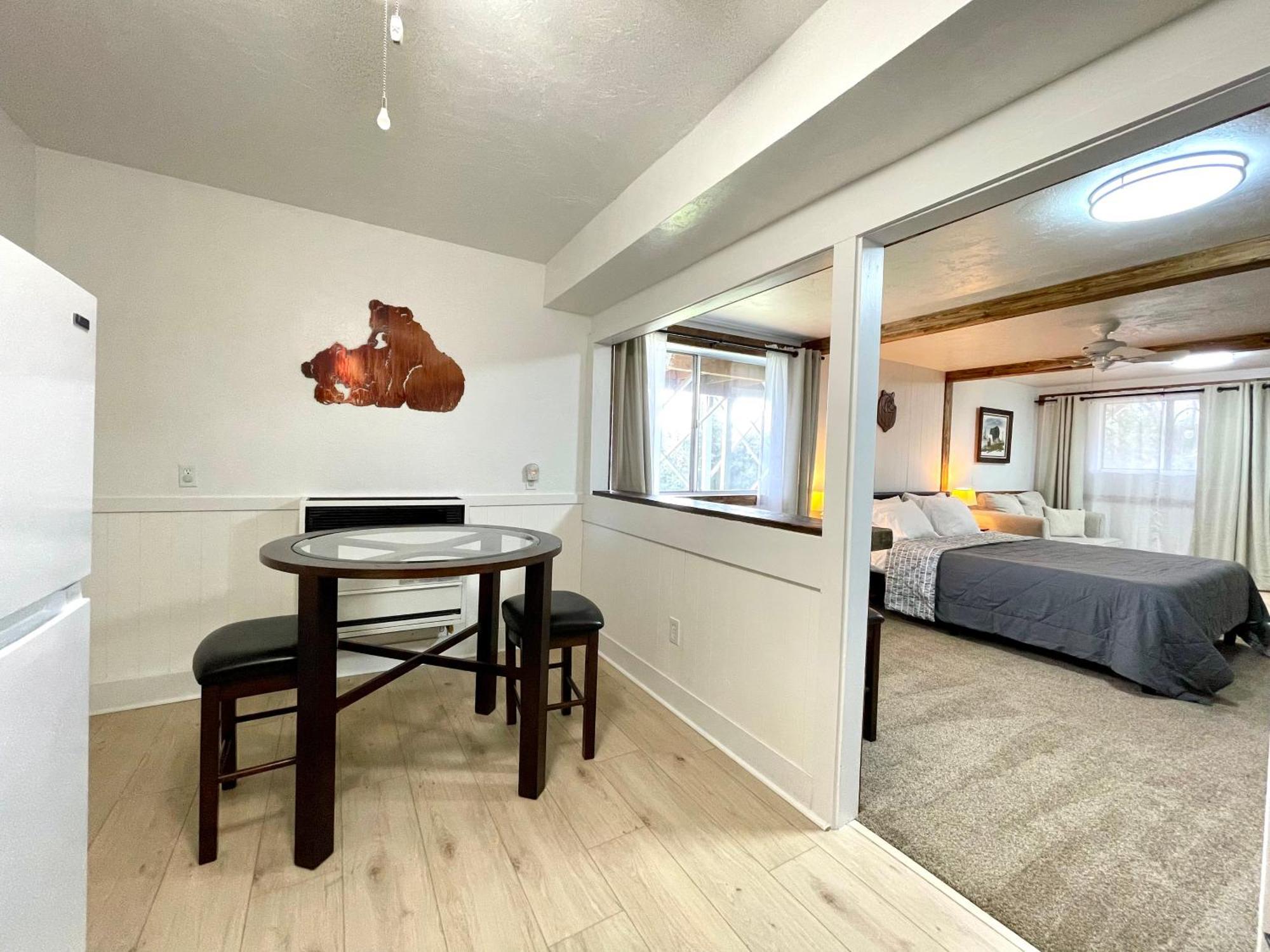 Sierra Mountain Lodge - Vacation Rentals - Yosemite 아와니 외부 사진