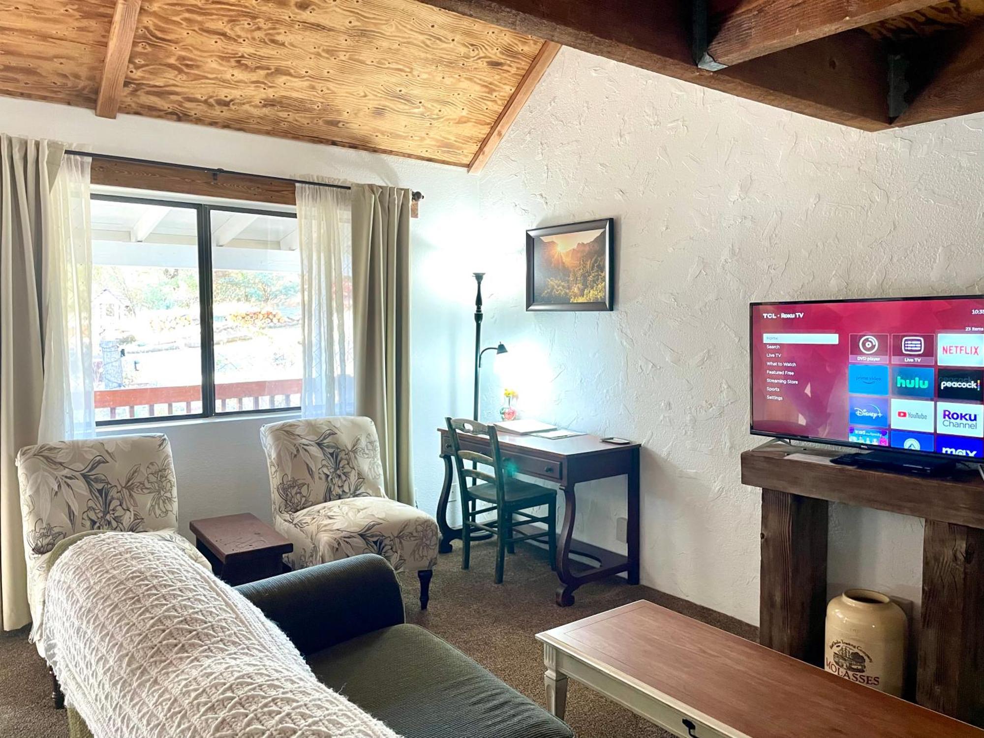 Sierra Mountain Lodge - Vacation Rentals - Yosemite 아와니 외부 사진