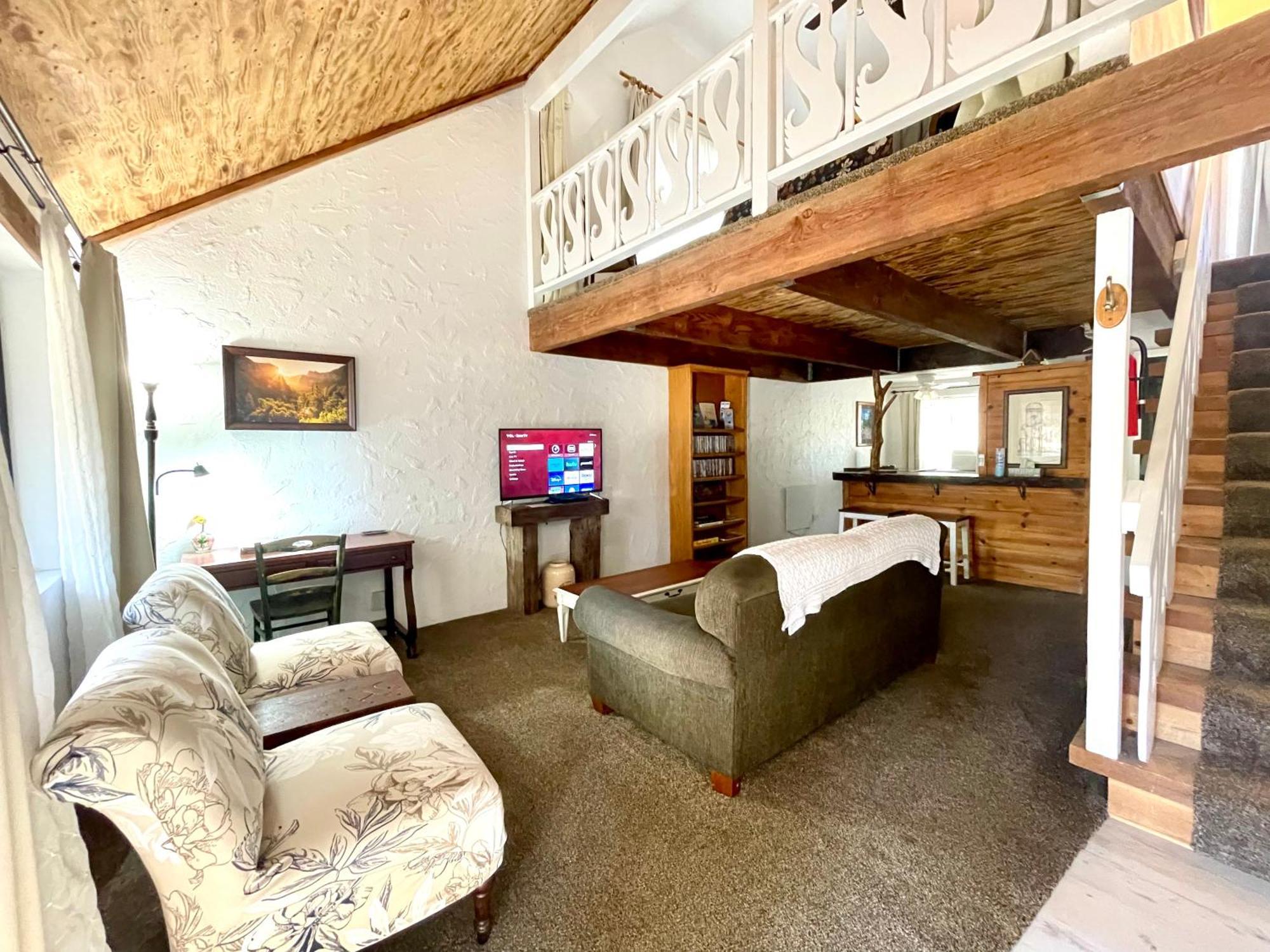 Sierra Mountain Lodge - Vacation Rentals - Yosemite 아와니 외부 사진