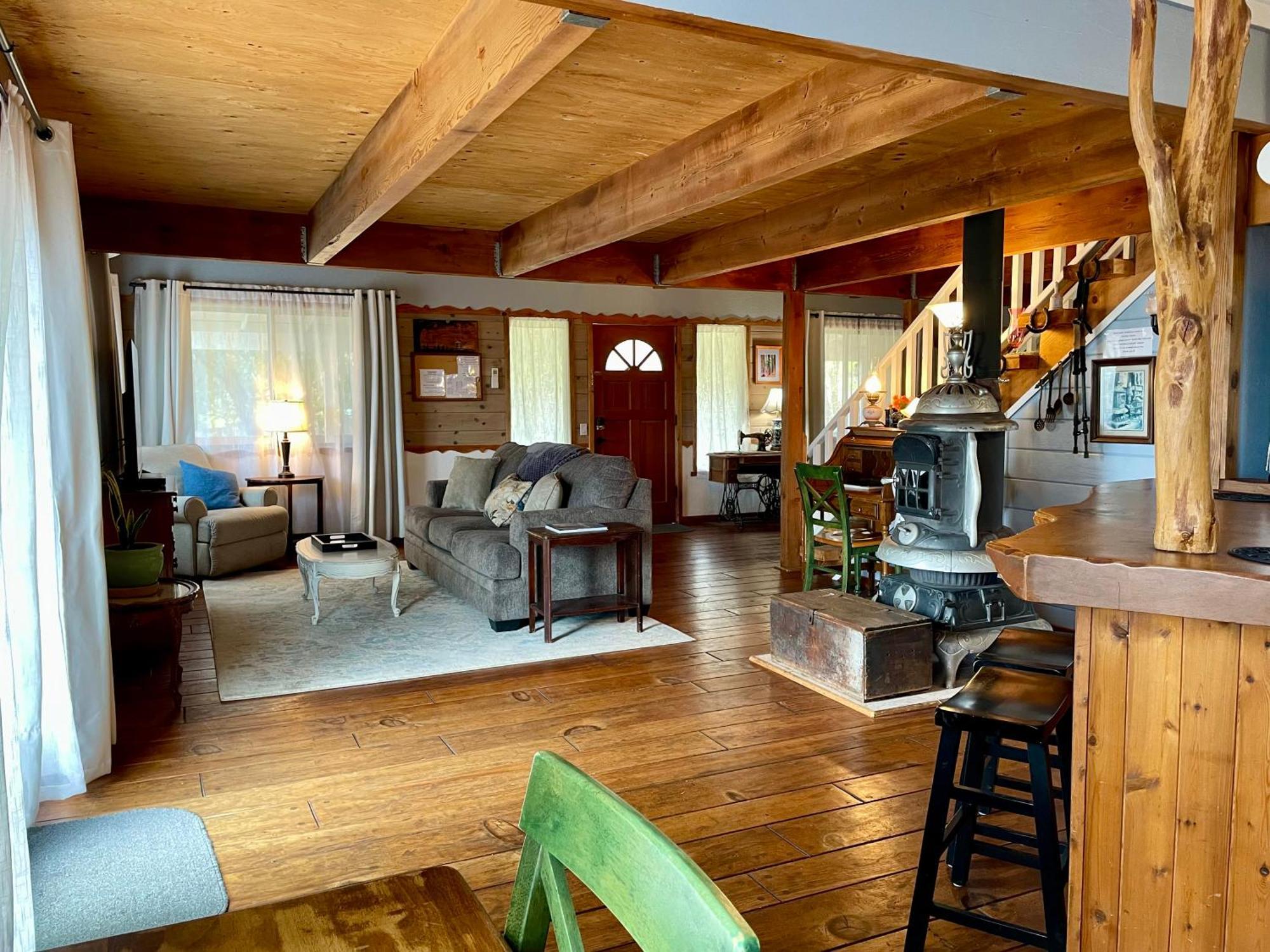 Sierra Mountain Lodge - Vacation Rentals - Yosemite 아와니 외부 사진